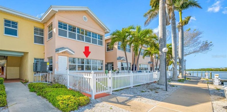Condominio en Indian Rocks Beach, Florida, 2 dormitorios  № 1800360