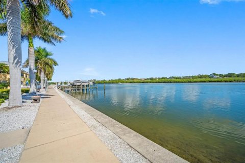 Condominio en venta en Indian Rocks Beach, Florida, 2 dormitorios, 88.26 m2 № 1800360 - foto 5