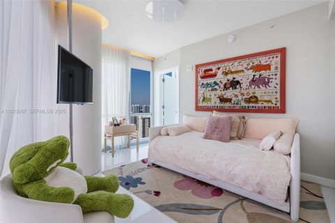 Condominio en venta en Sunny Isles Beach, Florida, 4 dormitorios, 230.86 m2 № 1982355 - foto 22
