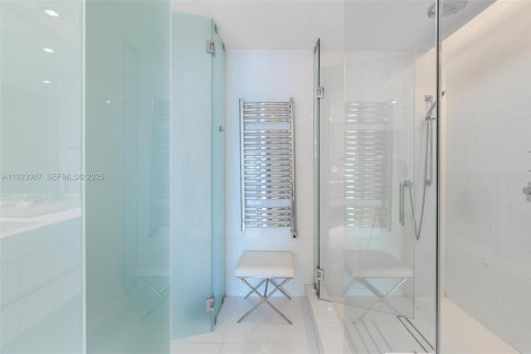 Condominio en venta en Sunny Isles Beach, Florida, 4 dormitorios, 230.86 m2 № 1982355 - foto 11