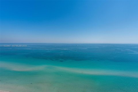 Condominio en venta en Sunny Isles Beach, Florida, 4 dormitorios, 230.86 m2 № 1982355 - foto 28