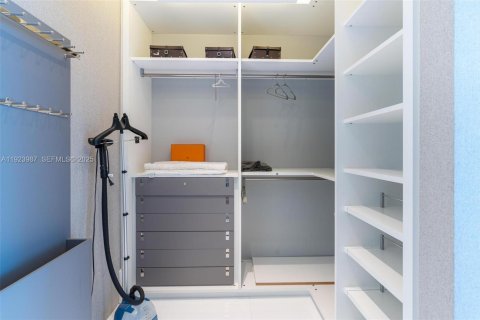 Condominio en venta en Sunny Isles Beach, Florida, 4 dormitorios, 230.86 m2 № 1982355 - foto 7