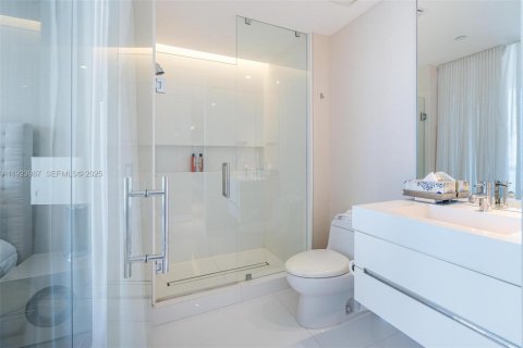 Condominio en venta en Sunny Isles Beach, Florida, 4 dormitorios, 230.86 m2 № 1982355 - foto 27
