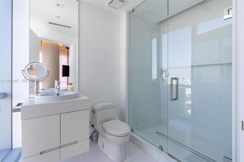 Condominio en venta en Sunny Isles Beach, Florida, 4 dormitorios, 230.86 m2 № 1982355 - foto 23