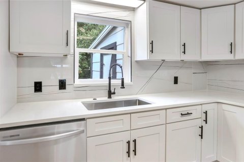 Casa en venta en Orlando, Florida, 4 dormitorios, 184.88 m2 № 2151220 - foto 8