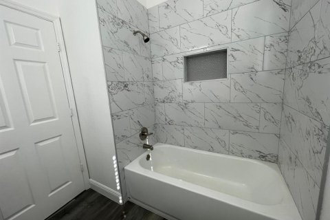 Condo in Orlando, Florida, 3 bedrooms  № 2207867 - photo 13