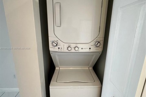 Copropriété à vendre à Miami, Floride: 2 chambres, 78.5 m2 № 2026294 - photo 12