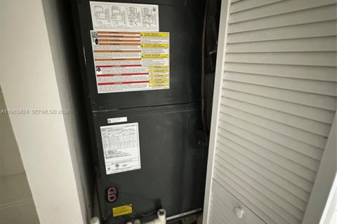 Copropriété à vendre à Miami, Floride: 2 chambres, 78.5 m2 № 2026294 - photo 16