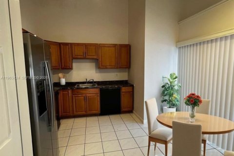 Copropriété à vendre à Miami, Floride: 2 chambres, 78.5 m2 № 2026294 - photo 4