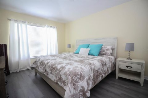 House in Wesley Chapel, Florida 2 bedrooms, 136.75 sq.m. № 1879121 - photo 24