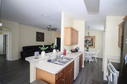 House in Wesley Chapel, Florida 2 bedrooms, 136.75 sq.m. № 1879121 - photo 17