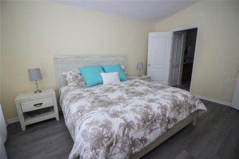 House in Wesley Chapel, Florida 2 bedrooms, 136.75 sq.m. № 1879121 - photo 23