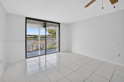 Condo in Pembroke Pines, Florida, 1 bedroom  № 1941525 - photo 6