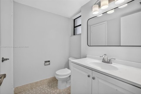 Condo in Pembroke Pines, Florida, 1 bedroom  № 1941525 - photo 21