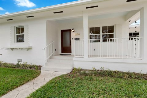 Villa ou maison à louer à West Miami, Floride: 3 chambres, 115.48 m2 № 2000868 - photo 26