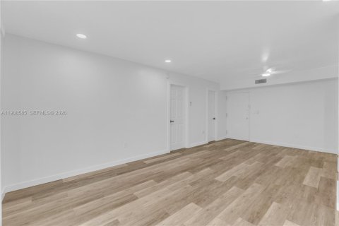 Купить кондоминиум в Майами, Флорида 2 спальни, 73.67м2, № 2272458 - фото 26