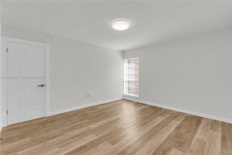 Купить кондоминиум в Майами, Флорида 2 спальни, 73.67м2, № 2272458 - фото 4