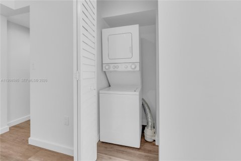 Купить кондоминиум в Майами, Флорида 2 спальни, 73.67м2, № 2272458 - фото 10