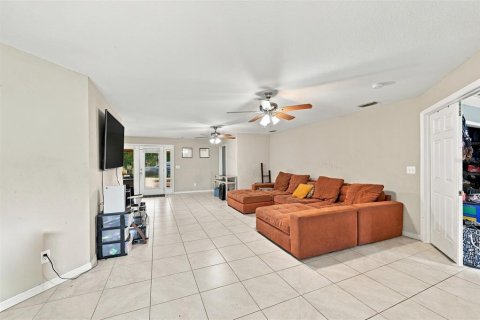 Villa ou maison à vendre à Odessa, Floride: 4 chambres, 204.01 m2 № 2407078 - photo 9