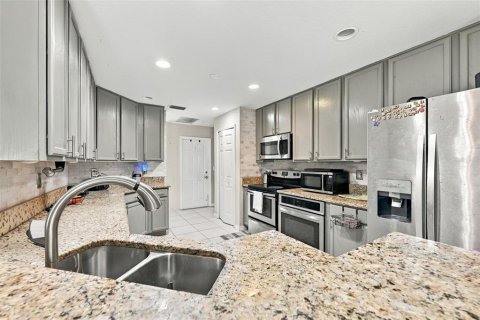 Villa ou maison à vendre à Odessa, Floride: 4 chambres, 204.01 m2 № 2407078 - photo 13