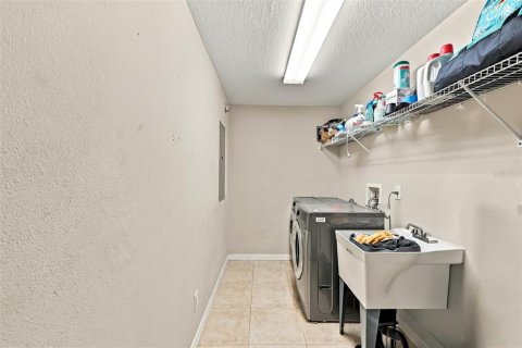 Villa ou maison à vendre à Odessa, Floride: 4 chambres, 204.01 m2 № 2407078 - photo 29