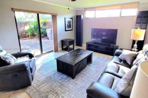 Townhouse in Boca Raton, Florida 2 bedrooms, 120.96 sq.m. № 2000673 - photo 5