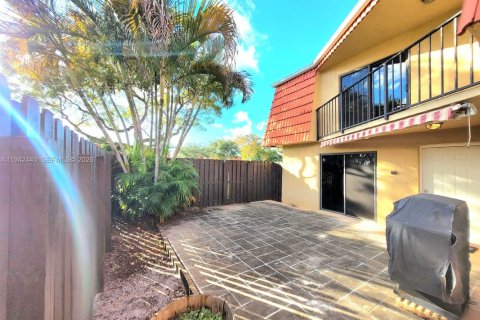 Townhouse in Boca Raton, Florida 2 bedrooms, 120.96 sq.m. № 2000673 - photo 18