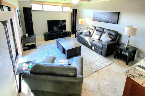 Townhouse in Boca Raton, Florida 2 bedrooms, 120.96 sq.m. № 2000673 - photo 6