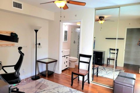 Townhouse in Boca Raton, Florida 2 bedrooms, 120.96 sq.m. № 2000673 - photo 7