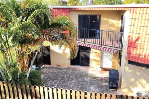 Townhouse in Boca Raton, Florida 2 bedrooms, 120.96 sq.m. № 2000673 - photo 22