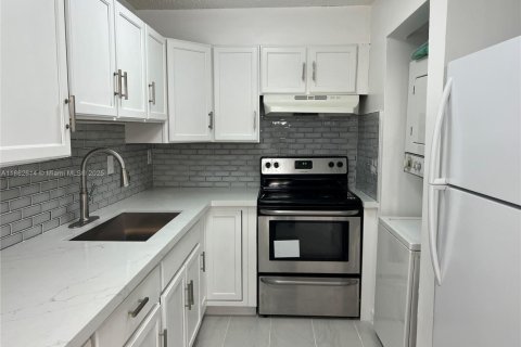 Condominio en venta en Hialeah Gardens, Florida, 2 dormitorios, 89.19 m2 № 1924586 - foto 14