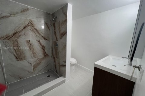 Condominio en venta en Hialeah Gardens, Florida, 2 dormitorios, 89.19 m2 № 1924586 - foto 18