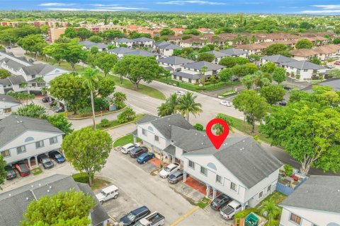 Condo in Miami, Florida, 3 bedrooms  № 1889430 - photo 24