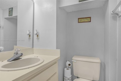 Condo in Miami, Florida, 3 bedrooms  № 1889430 - photo 12