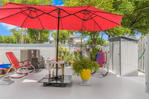 Condo in Miami, Florida, 3 bedrooms  № 1889430 - photo 20
