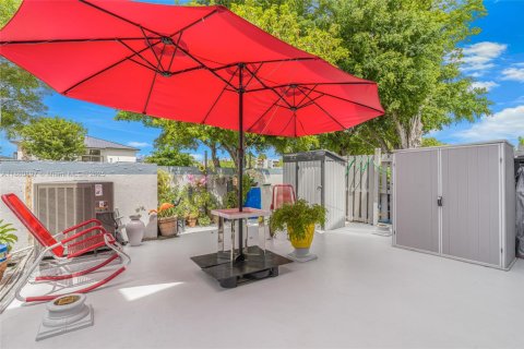 Condo in Miami, Florida, 3 bedrooms  № 1889430 - photo 21