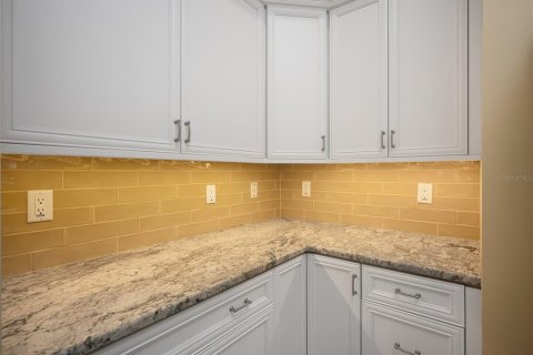 Casa en venta en Port Charlotte, Florida, 4 dormitorios, 219.99 m2 № 1903191 - foto 15
