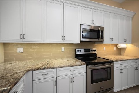 Casa en venta en Port Charlotte, Florida, 4 dormitorios, 219.99 m2 № 1903191 - foto 13