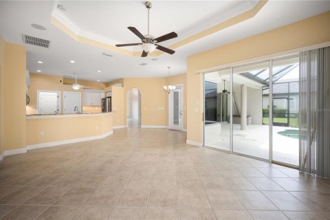 Casa en venta en Port Charlotte, Florida, 4 dormitorios, 219.99 m2 № 1903191 - foto 9