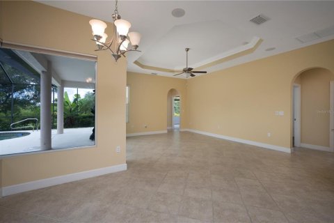 Casa en venta en Port Charlotte, Florida, 4 dormitorios, 219.99 m2 № 1903191 - foto 7