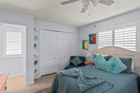 House in Madeira Beach, Florida 2 bedrooms, 130.43 sq.m. № 2148480 - photo 28