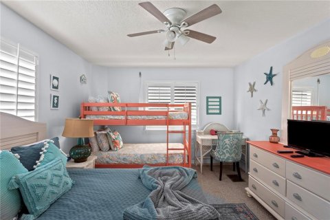 House in Madeira Beach, Florida 2 bedrooms, 130.43 sq.m. № 2148480 - photo 27