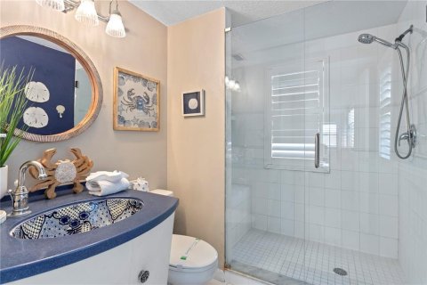 House in Madeira Beach, Florida 2 bedrooms, 130.43 sq.m. № 2148480 - photo 25