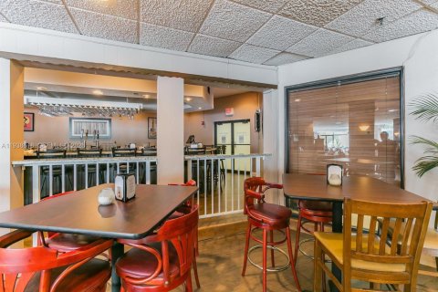 Condo in Lake Worth, Florida, 2 bedrooms  № 1998467 - photo 25