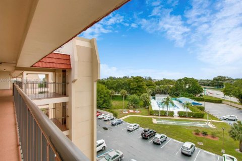 Condo in Lake Worth, Florida, 2 bedrooms  № 1998467 - photo 17