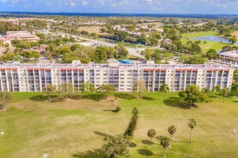 Condo in Lake Worth, Florida, 2 bedrooms  № 1998467 - photo 19