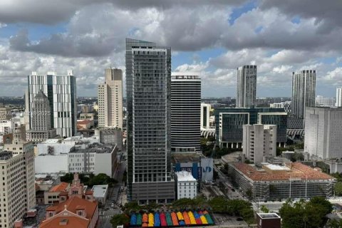 Condo in Miami, Florida, 1 bedroom  № 1955098 - photo 13