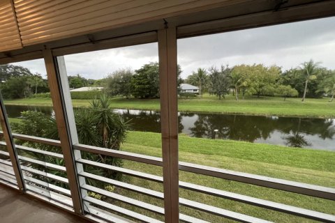Condominio en alquiler en Palm Beach Gardens, Florida, 2 dormitorios, 98.57 m2 № 1189559 - foto 1