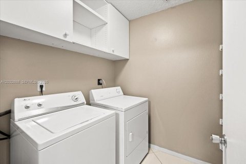Copropriété à louer à Boynton Beach, Floride: 2 chambres, 70.42 m2 № 2086014 - photo 20