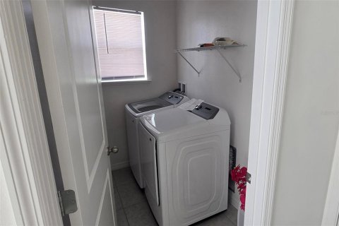 House in Haines City, Florida 3 bedrooms, 156.08 sq.m. № 1877273 - photo 8